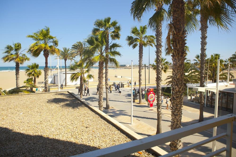 Malvarrosa Beach Rooms Валенсія Екстер'єр фото