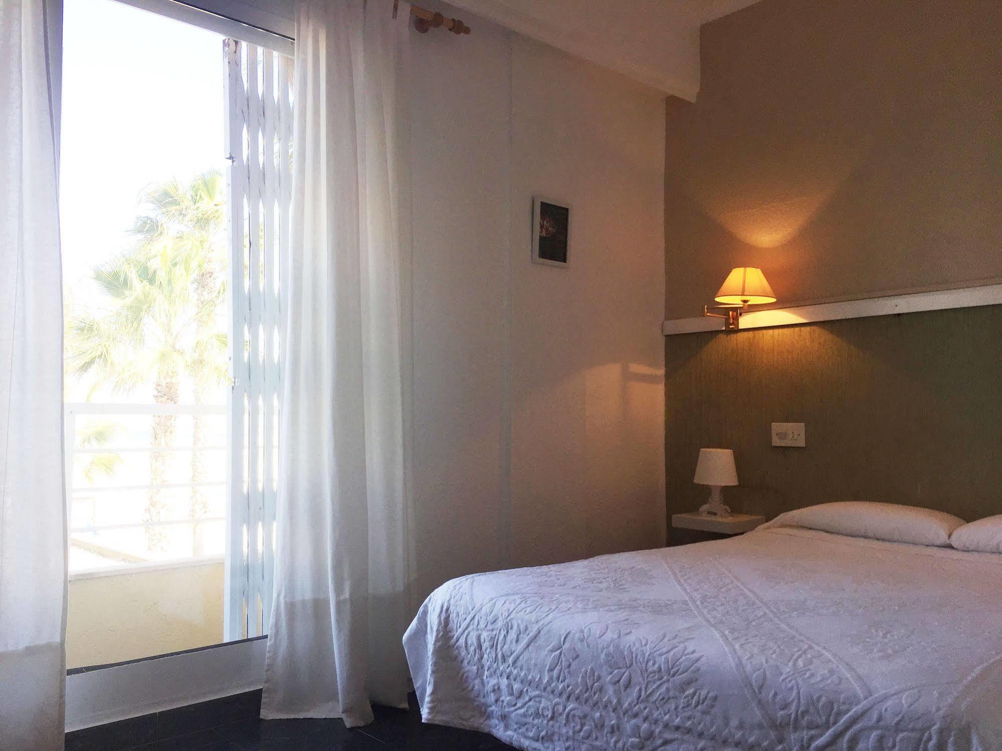 Malvarrosa Beach Rooms Валенсія Екстер'єр фото